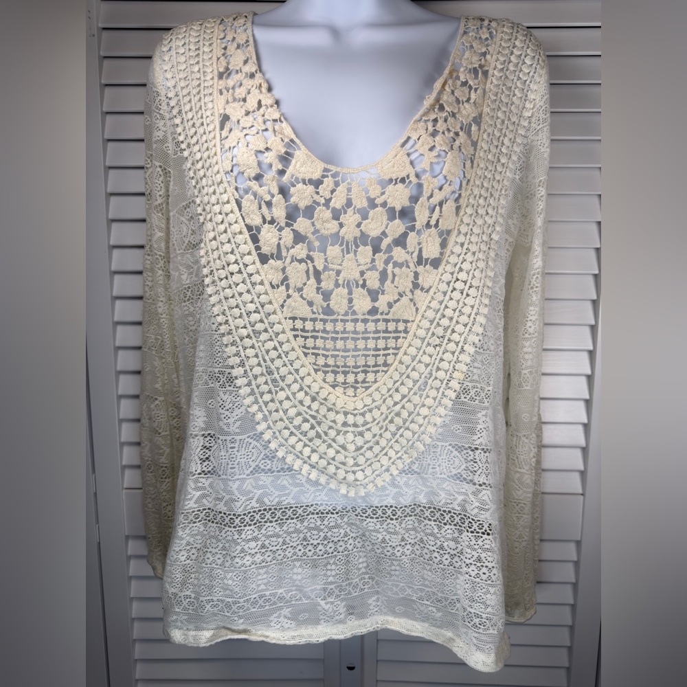 Hem And Thread Size Medium Ivory White Lace Blouse Soft Boho Tunic